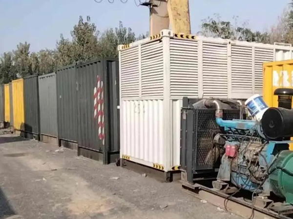塘厦镇200KW柴油发电机机组每小时油耗是多少?
